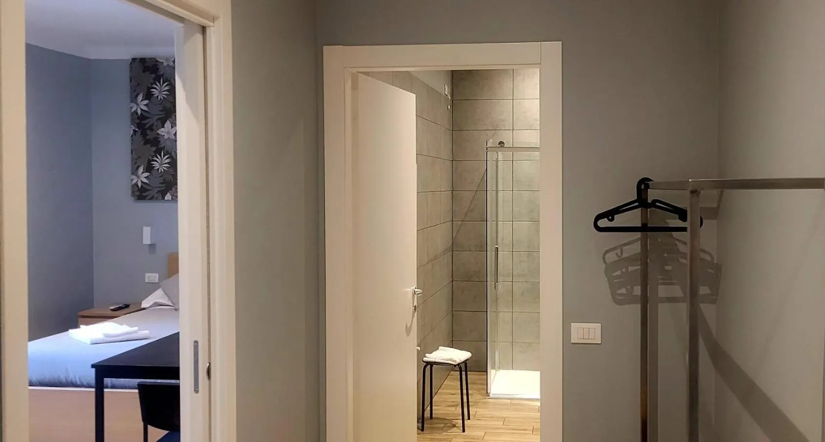 Al Binario Brescia Otel Konukevi